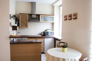Апартаменты Tourist welcoming Old town apartment with a balcony Клайпеда Апартаменты с 2 спальнями-29