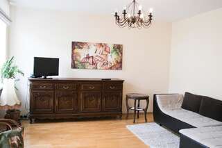 Апартаменты Tourist welcoming Old town apartment with a balcony Клайпеда Апартаменты с 2 спальнями-34